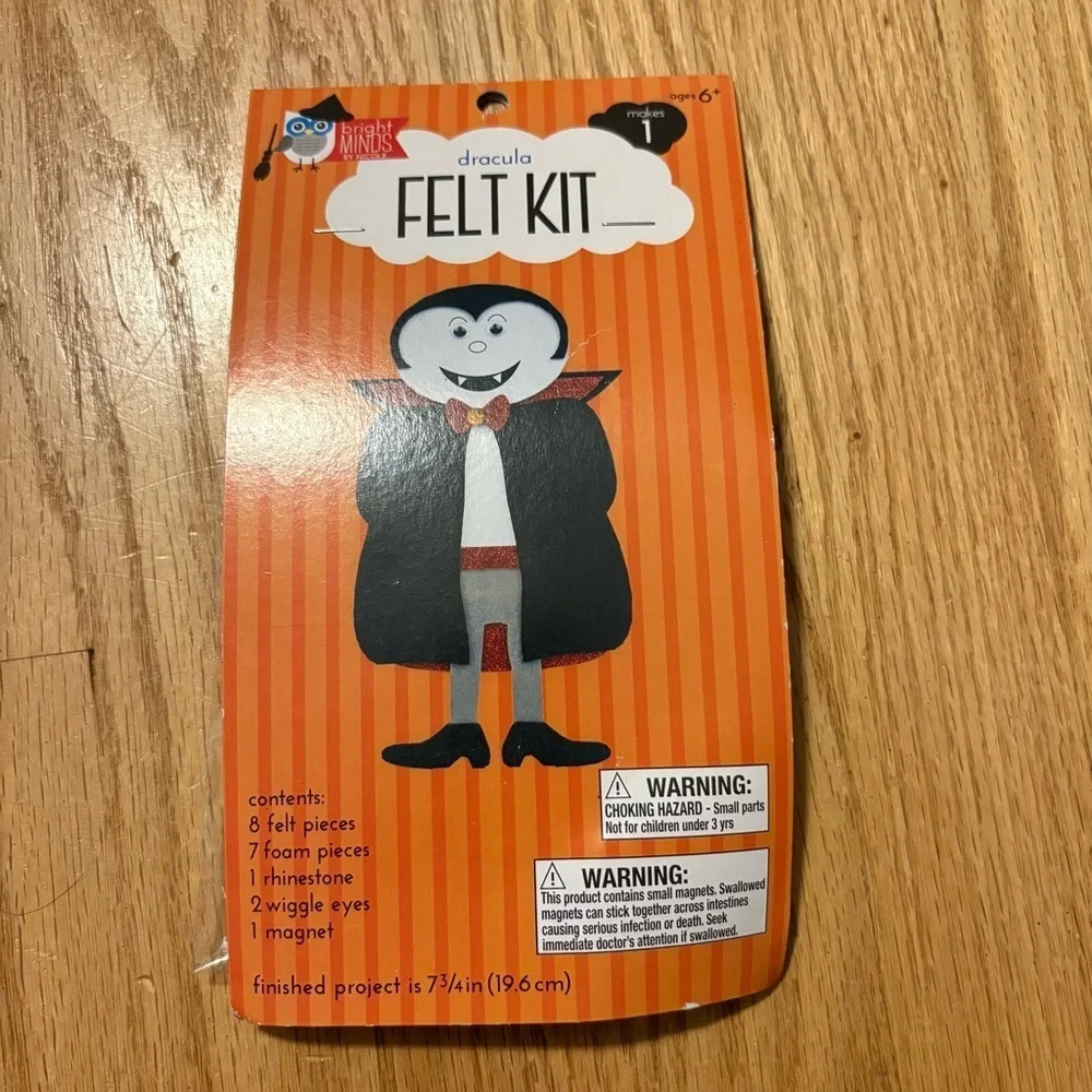 Dracula Felt Kit for Kids Craft NEW Halloween